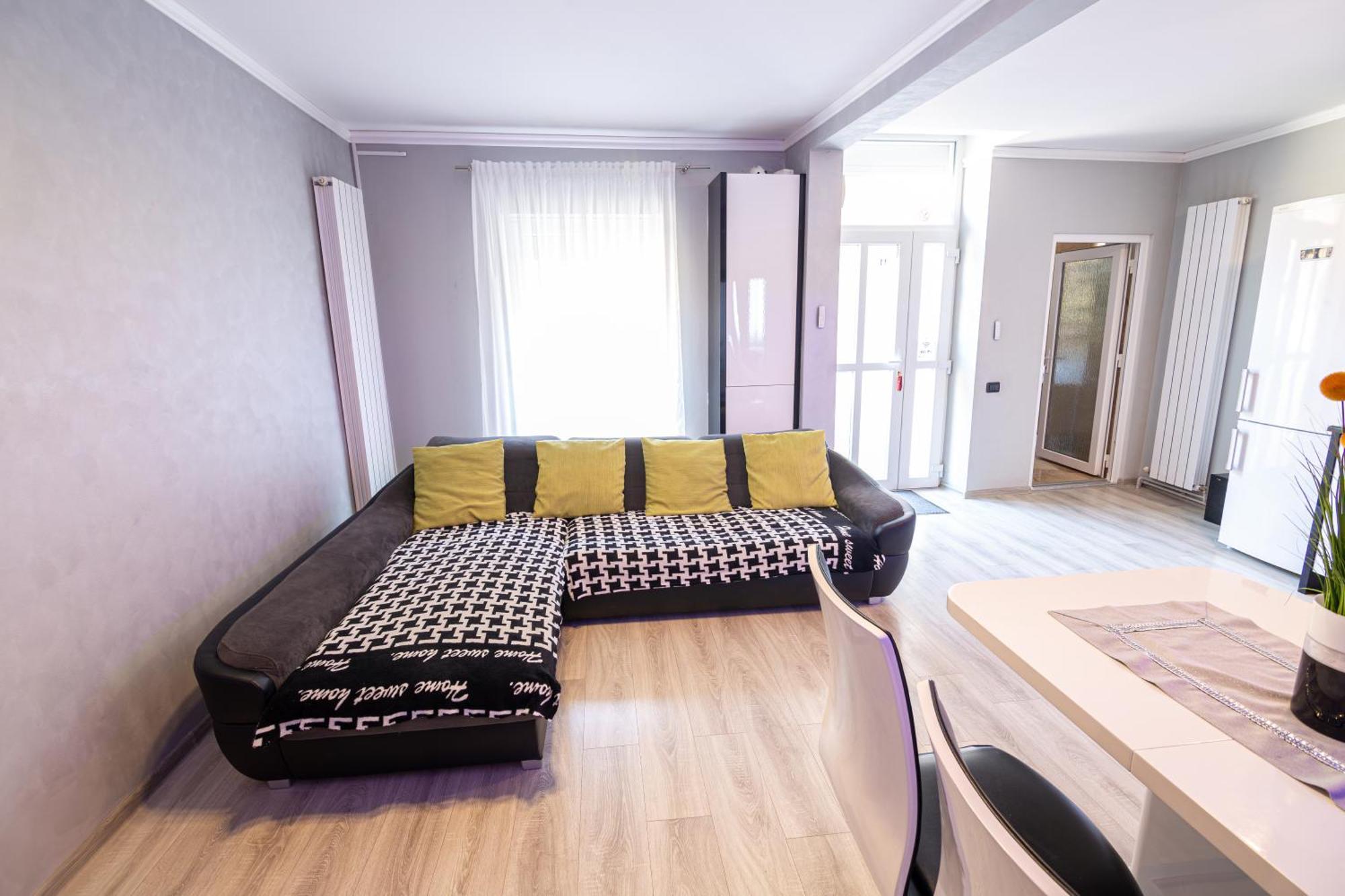 Whitehouse Apartment Arad Bagian luar foto