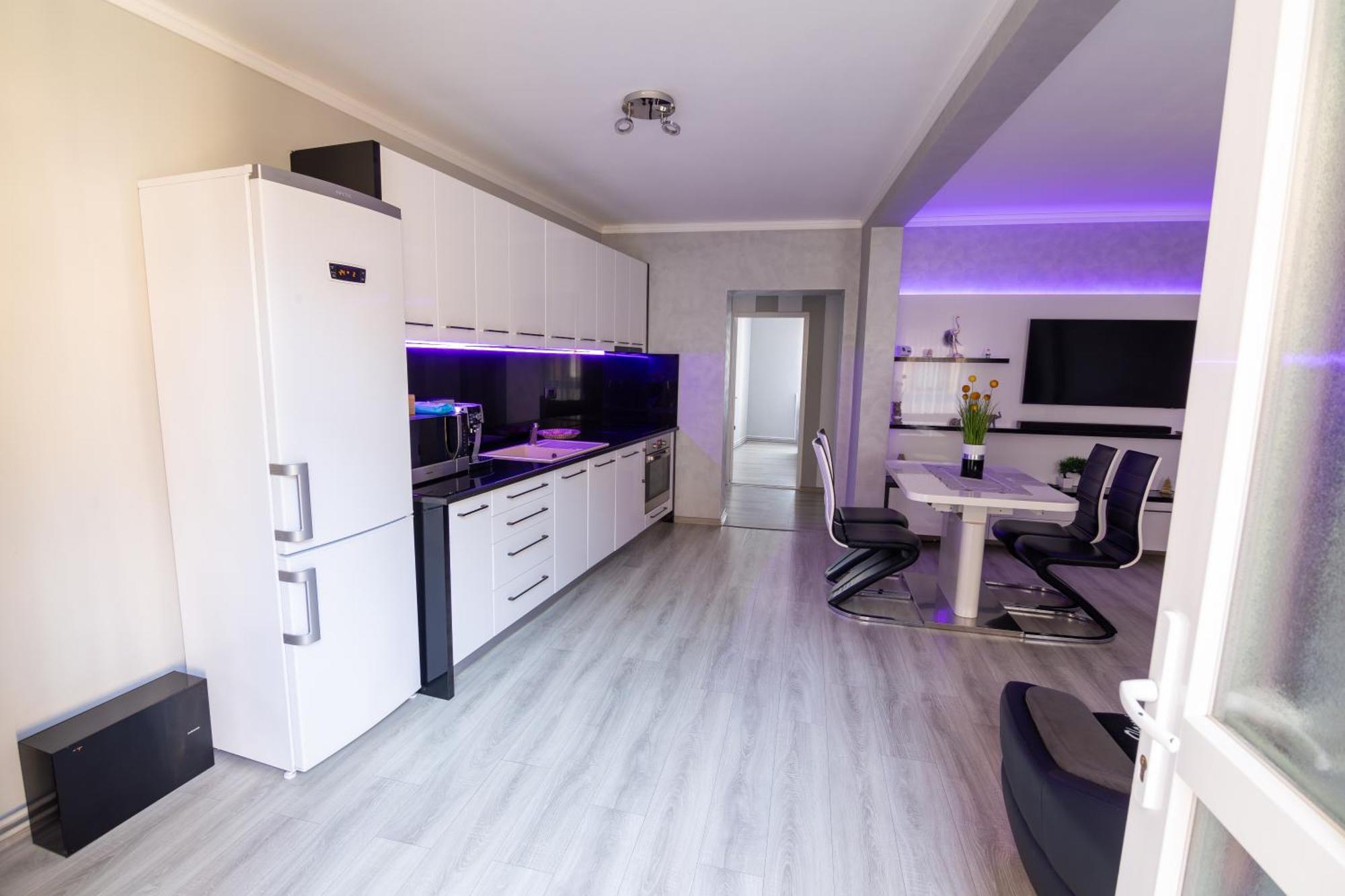 Whitehouse Apartment Arad Bagian luar foto
