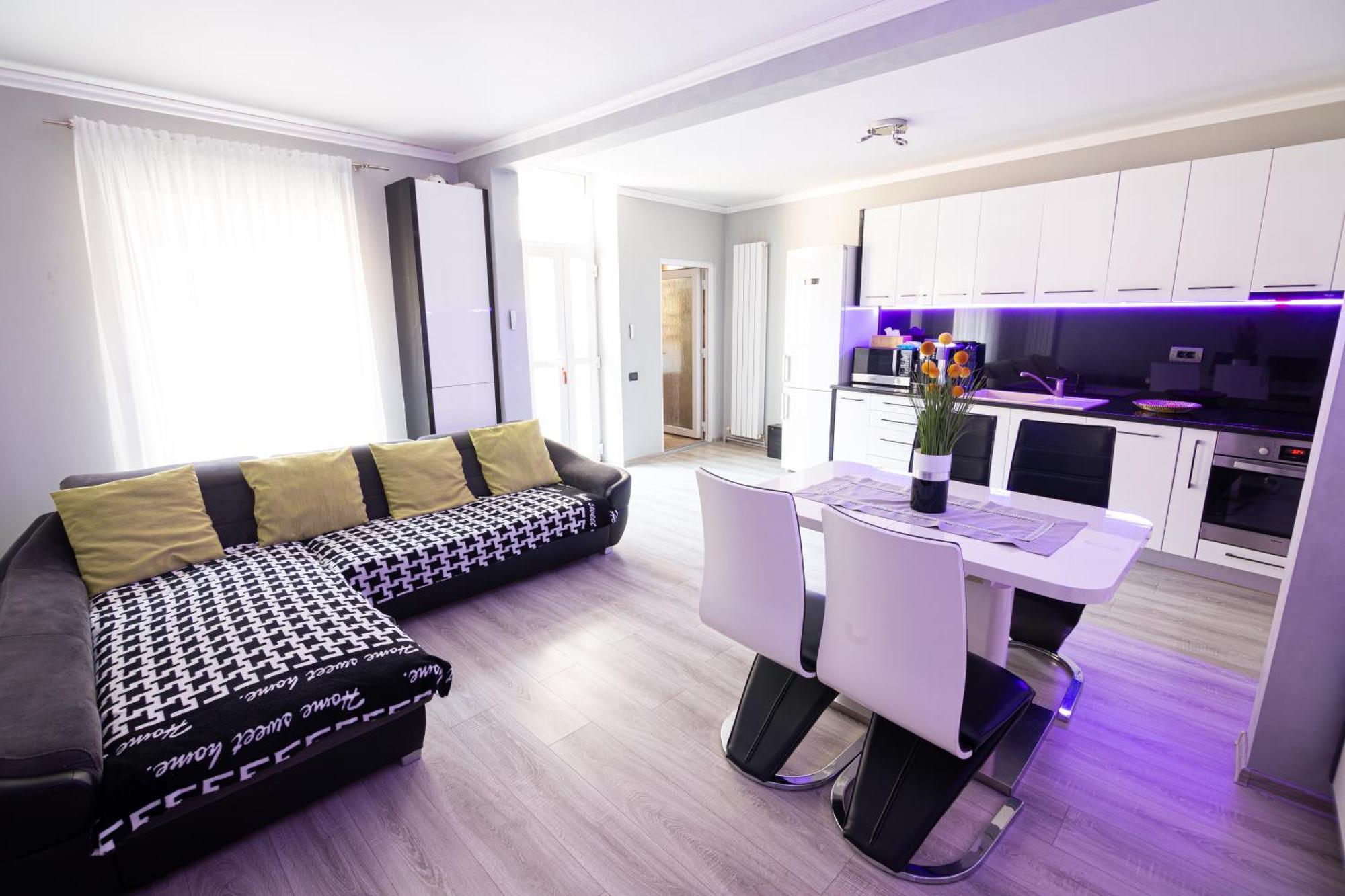 Whitehouse Apartment Arad Bagian luar foto